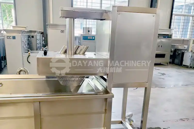 Banana slicing machine
